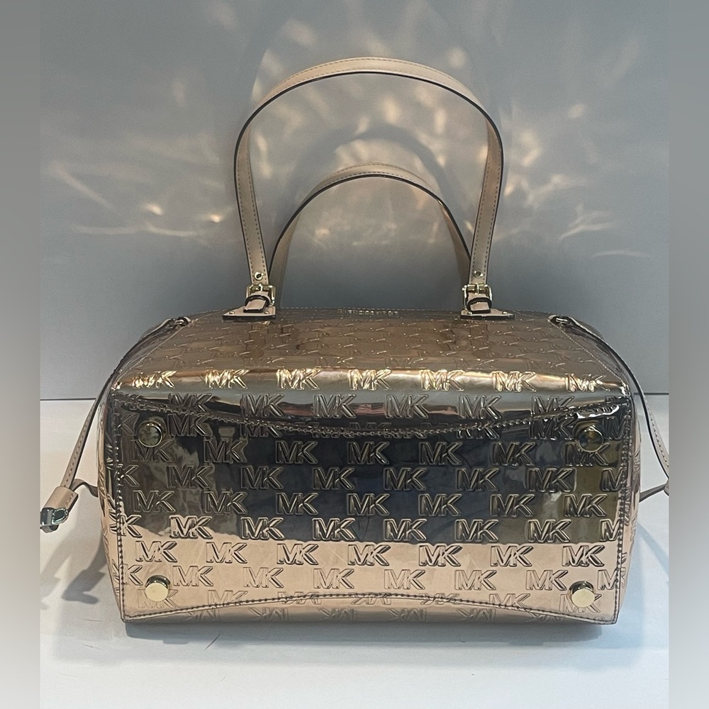 Michael Michael Kors Voyager Logo Embossed Patent Large East West Tote - Picture 7 of 9